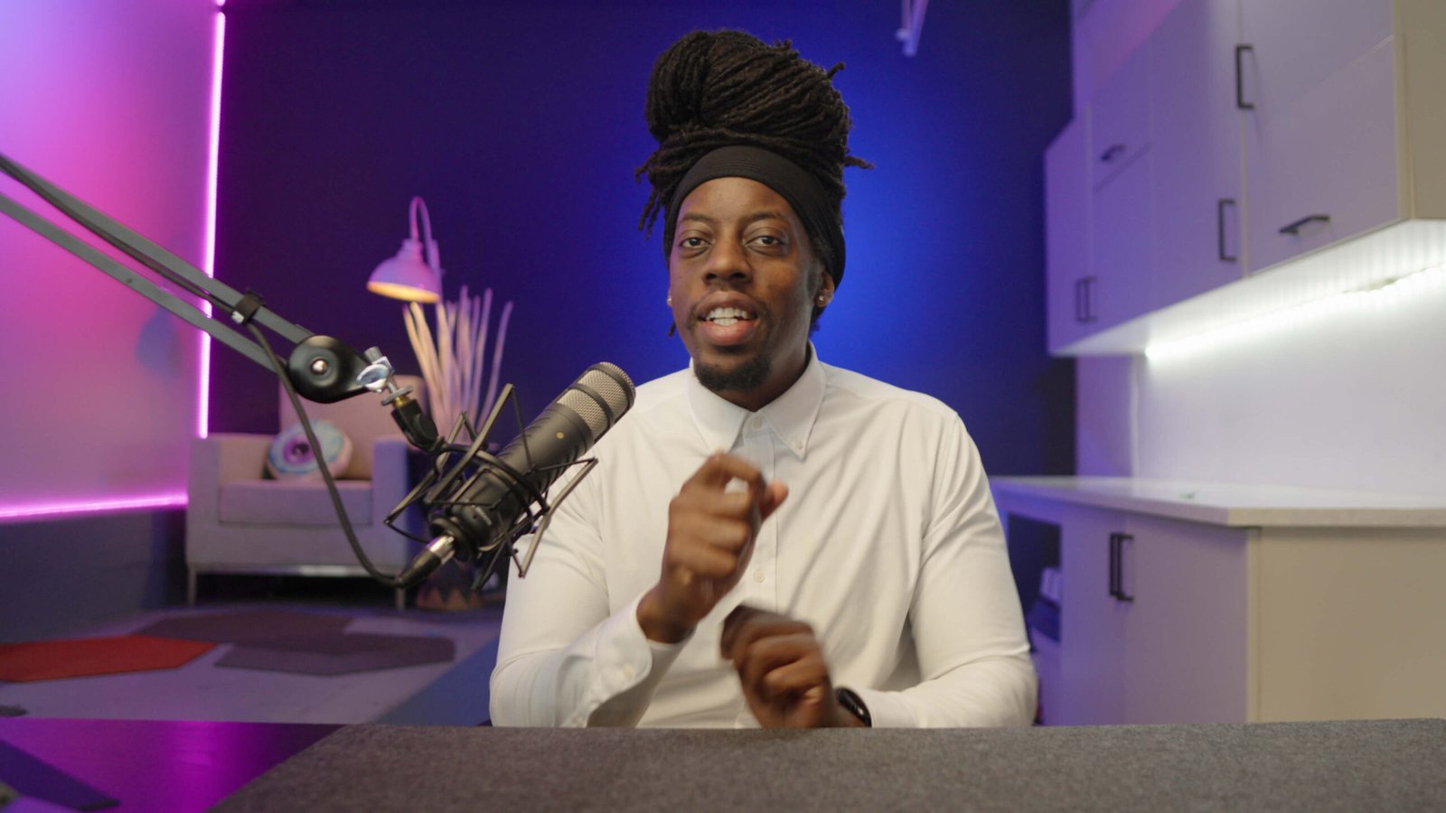 bobbyt-filming-youtube-video